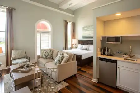 Olde Harbour Inn, Historic Inns of Savannah. - 110