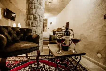 Romantic Cave - 97
