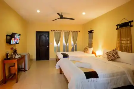 River Retreat Boutique - 101
