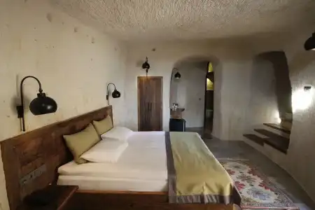 1811 Cave - 37
