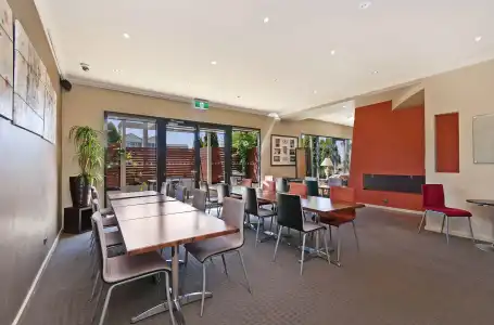 Comfort Inn On Raglan - 17