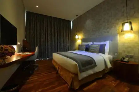 The Avenue - 55