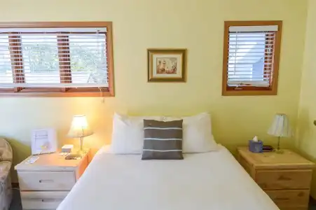 Sea Treasures Inn - 19