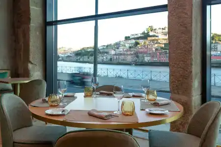 Neya Porto - 30
