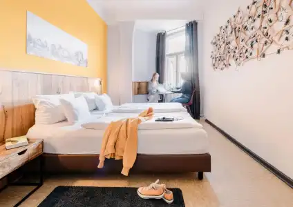 Three Little Pigs Hostel - Your Berlin Castle - 17