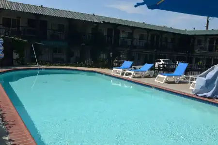 Welcome Inn on Colorado Blvd - 16