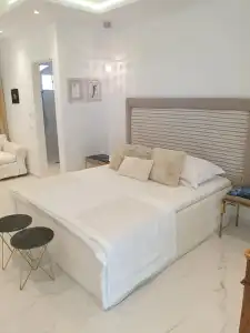Mare Monte Small Boutique - 72