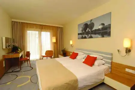 Velence Resort & Spa - - Spa -Restaurant - 2