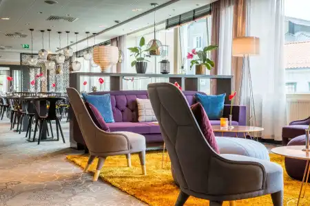 Radisson Blu, - 25