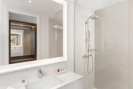 Crowne Plaza Podgorica, by IHG - 8
