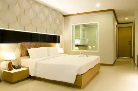 Quality Beach Resorts and Spa Patong - 11