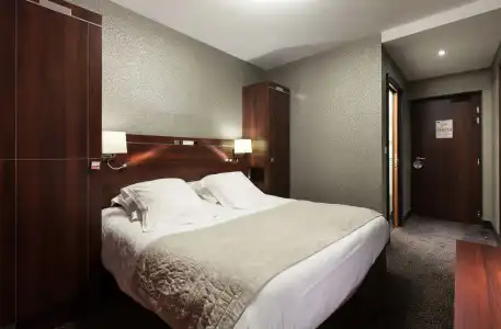 Hôtel Ambassadeurs - 4
