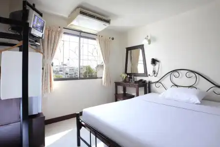 Rambuttri Village Inn & Plaza - 28