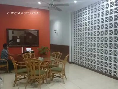 Wisma Shalom Guesthouse - 8