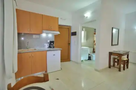 Reina Apartments - 16