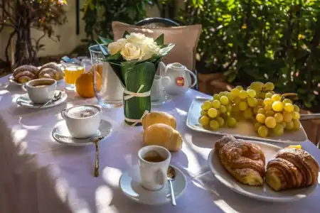 Emma Small Luxury - 11