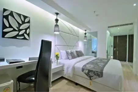 Sukhumvit Suites - 70