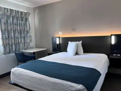 Motel 6 Bakersfield, CA - South - 4
