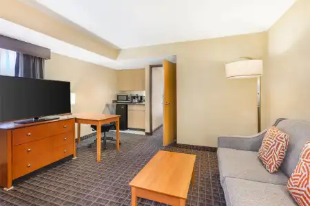 Best Western Plus Scottsdale Thunderbird Suites - 75