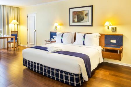 Holiday Inn Lisbon by IHG - 4