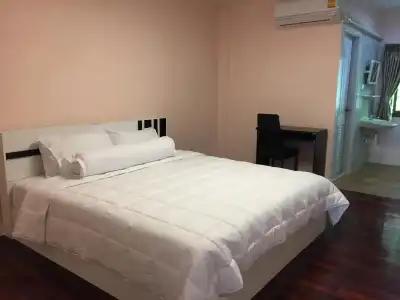 NIDA Rooms NaNa le Metro Sukhumvit Soi 4 - 12