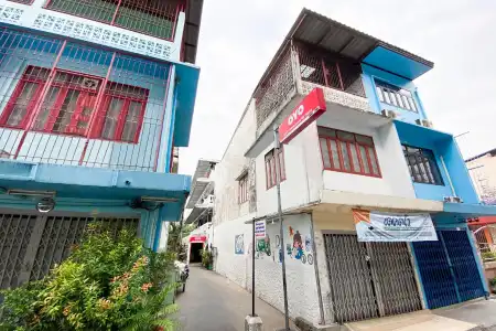 OYO 525 MRT Phetkasem 48/1 Place - 0