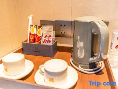 Tropic Towers Apartments - 52