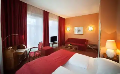 Newly Renovated Boutique Vier Jahreszeiten in the Heart of - 26