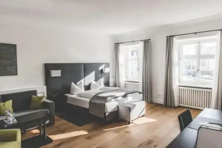 Münchner Hof - 53