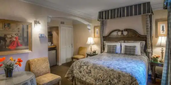 Red Coach Inn - 61