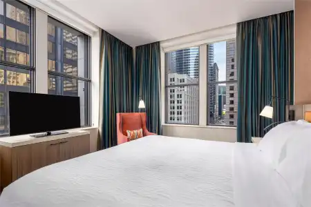 Hilton Garden Inn Chicago Central Loop - 23
