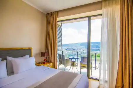 Lisi Hills - 113