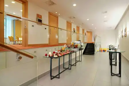 Courtyard by Marriott Budapest City Center - 26
