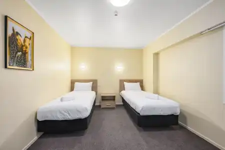 Fenton Court Motel - 33