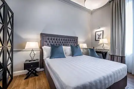 Ungherese Small Luxury - 29