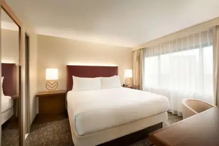 Embassy Suites by Hilton Phoenix Downtown North - 2