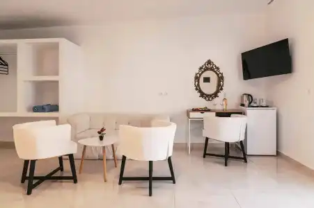 Bamboo Suites Adults Only - 135