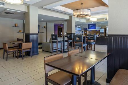 Holiday Inn Express & Suites Indio - Coachella Valley by IHG - 17