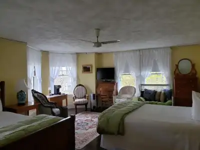 Moseley Cottage Inn & Town Motel - 57