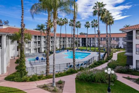 DoubleTree by Hilton Bakersfield - 37