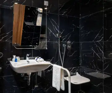Radisson Blu, - 7