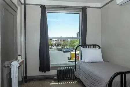 Gardner & Hostel - 38