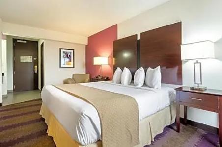Holiday Inn & Suites RICHMOND - WEST END by IHG - 34