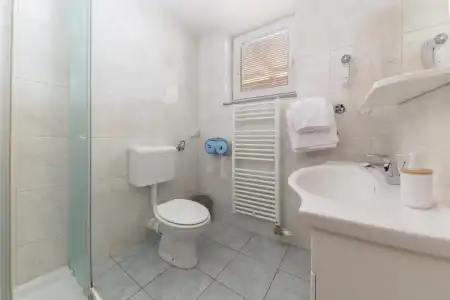 Center - 85