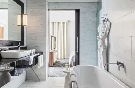 Swissotel Sydney - 8
