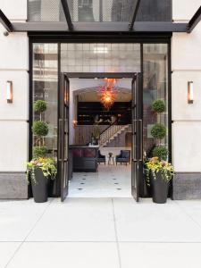 Broadway Plaza - 15