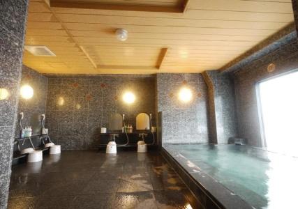 Route-Inn Yokohama Bashamichi - 13