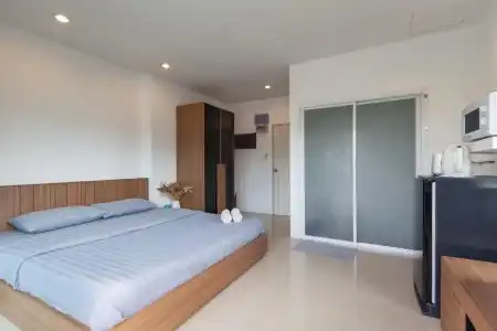 Number 4 Apartment - 6