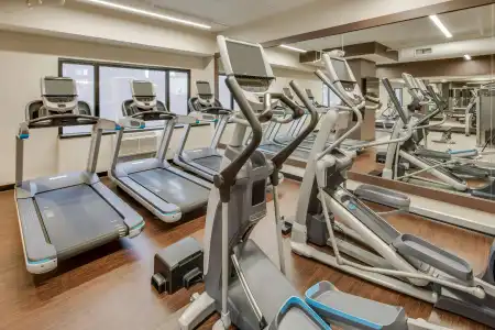 DoubleTree by Hilton & Suites Jersey City - 14