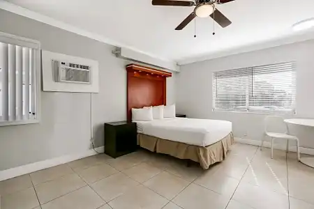 Hollywood Beachs - 72